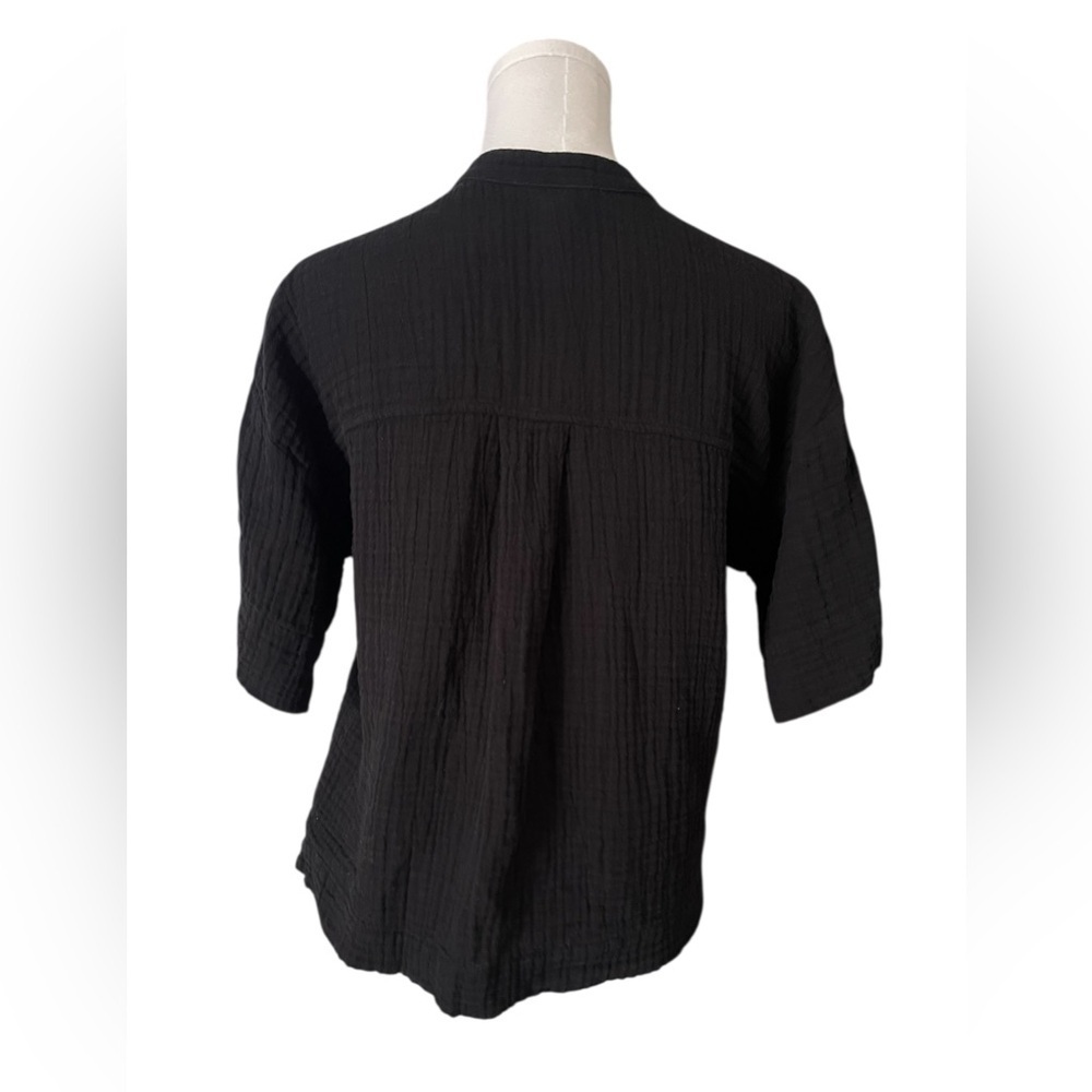 Eileen Fisher Black Ribbed Mandarin Collar Top
100% Organic Cotton - Picture 3 of 7